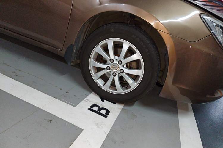 Used BYD G6 2013 1.5TI Manual Luxury Model Right Front Wheel Hub