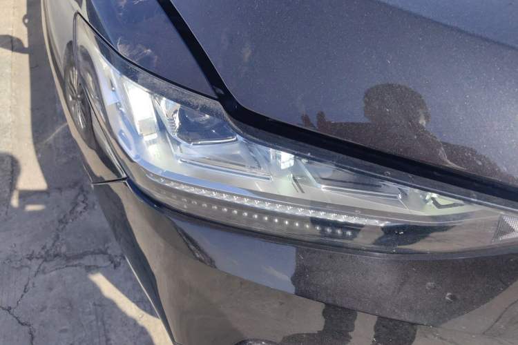 Used Wey VV6 2018 2.0T Two-Wheel-Drive Ultra-Luxury Version China V Standard
