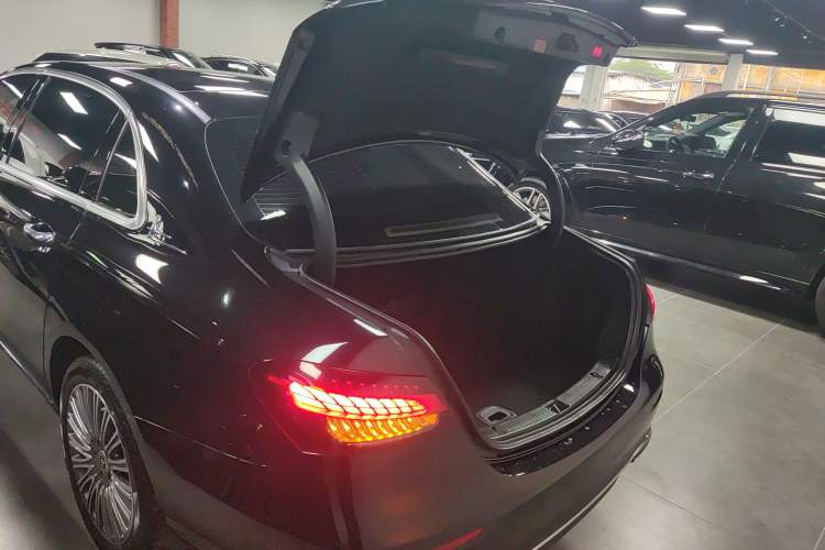 Used Mercedes-Benz E-Class 2022 Second Facelift E 300 L Luxury Edition
