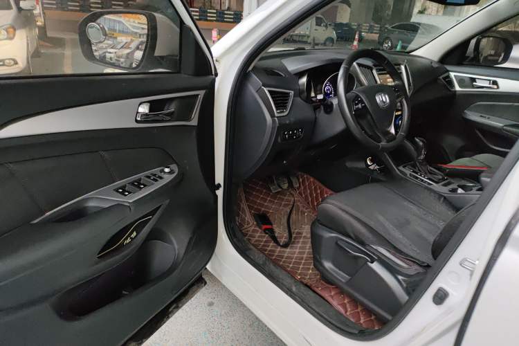 Used CHANGAN CS75 2014 1.8T Automatic Elite Model China IV Standard Driver Seat