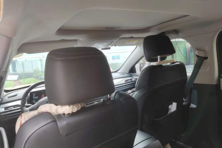 Used BYD Qin Pro 2019 Super Edition 1.5TI Automatic Smart Connect FENGSHANG Model China VI Standard Headliner