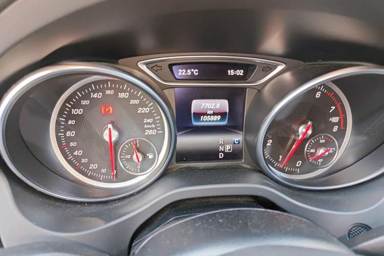 Used Mercedes-Benz GLA 2017 GLA 200 Fashion Model Odometer Close Up