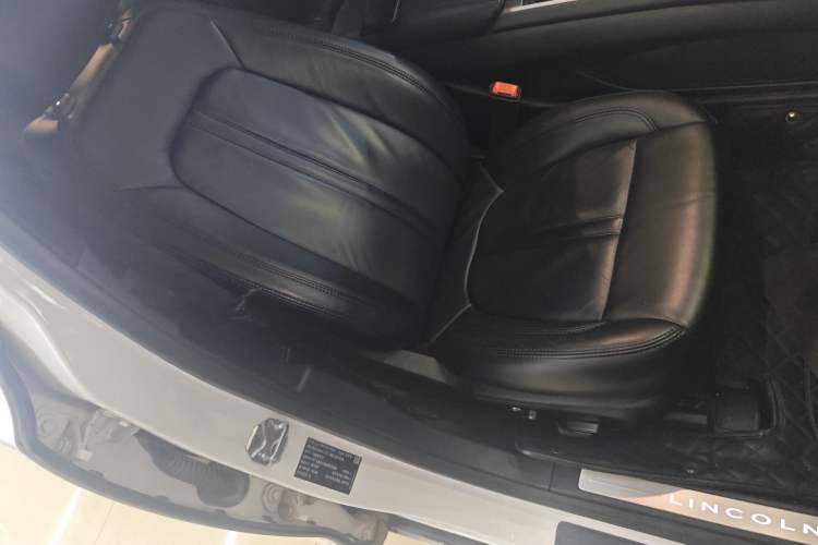 Used Lincoln MKZ 2017 2.0T Luxury Edition Right Front Seat