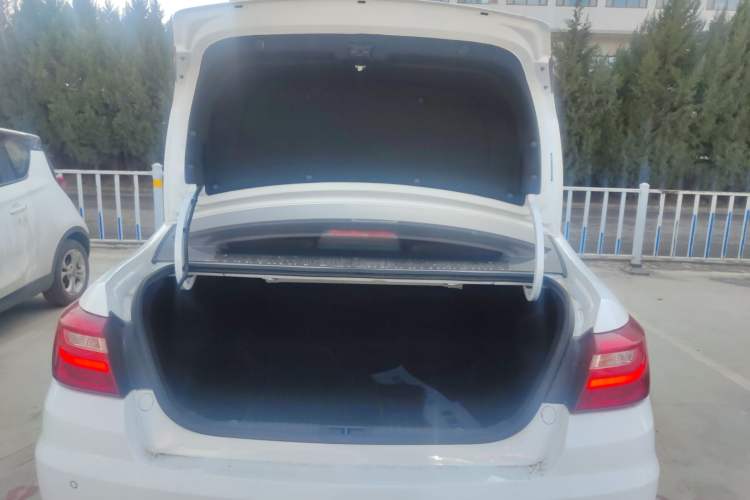 Used Geely Auto Vision 2019 Upgraded Model 1.5L CVT Prestige Version China VI Standard