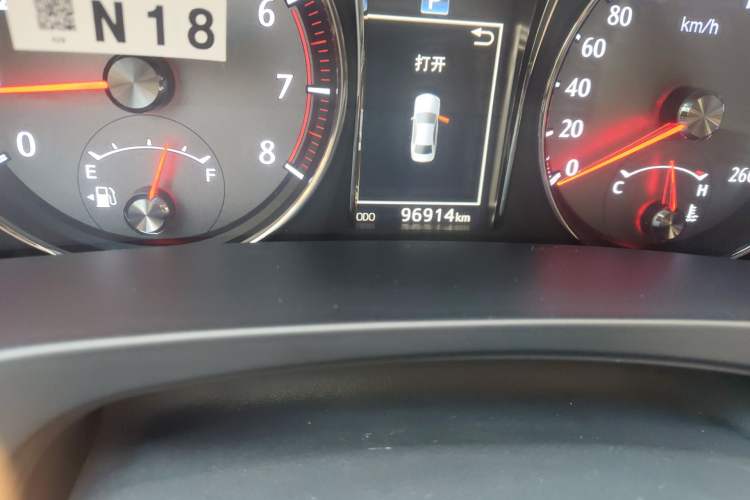 Used Toyota Crown 2018 2.0T Sport Edition Odometer Close Up