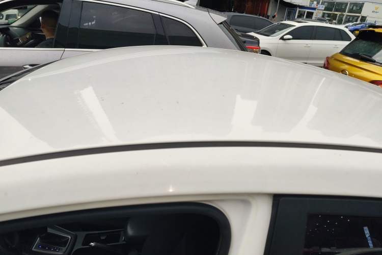 Used Hyundai Elantra (5th Generation / Langdong) 2016 1.6L Automatic Smart Version Roof