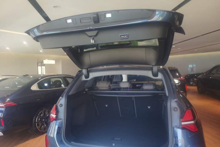 Used BMW X3 2025 xDrive30L Luxury Edition M Sport Package Trunk