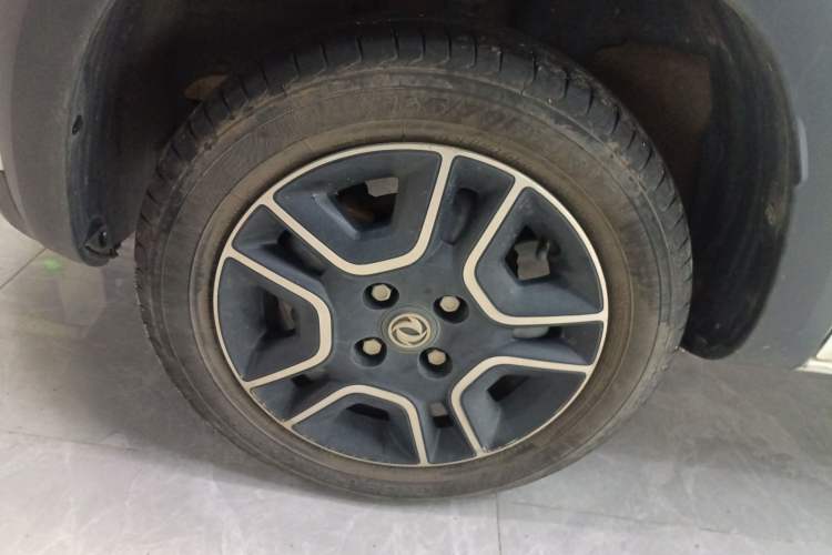 Used Dongfeng NAMMI BOX 2022 Revised Light Wind Edition 201 km Standard Version