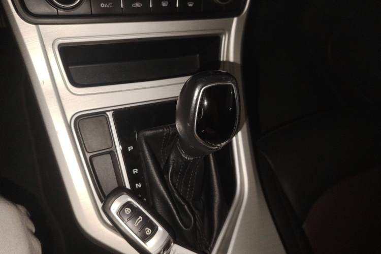 Used Geely Auto Vision 2018 1.5L Automatic Happiness Edition Gear Lever