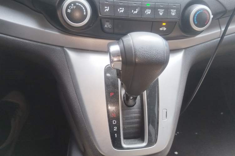 Used Honda CR-V 2012 2.0L two-wheel drive urban version