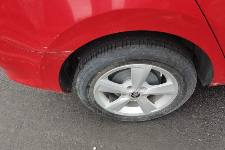 Used Skoda Rapid Spaceback 2014 1.6L Automatic Enjoyment Edition Exterior 5