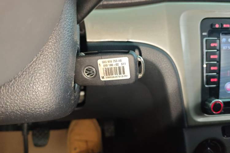 Used Volkswagen Lavida 2013 Revised Classic 1.6L Manual Fashion Edition
