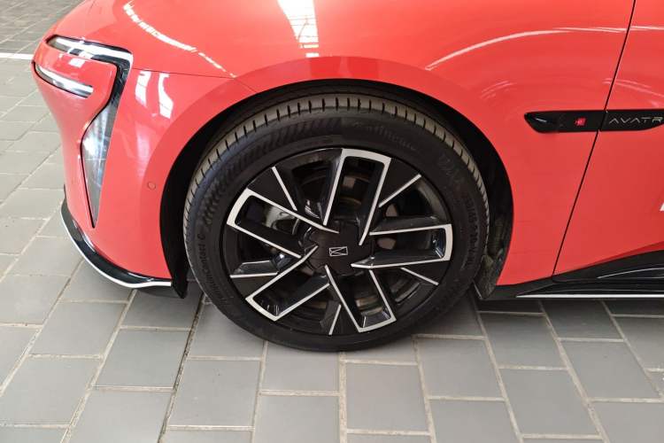 Used Avatr 06 2025 Pro Range-Extended Edition Exterior 4