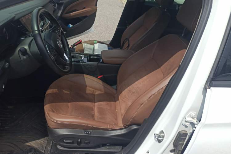 Used Buick Regal 2019 28T Luxury Edition China VI Left Front Seat