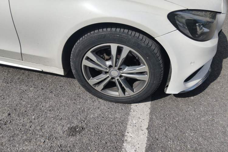 Used Mercedes-Benz C-Class 2017 C 200 L Sport Edition Right Front Wheel Hub