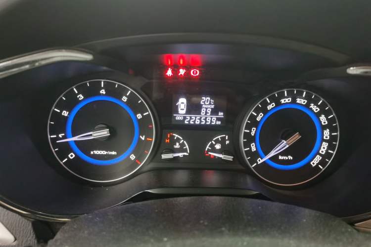 Used CHANGAN Alsvin V7 2015 1.6L Manual Enjoyment Model China IV Standard Odometer Close Up
