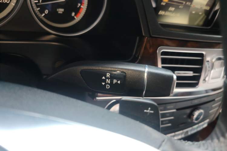 Used Mercedes-Benz E-Class 2015 Facelift E 200 L