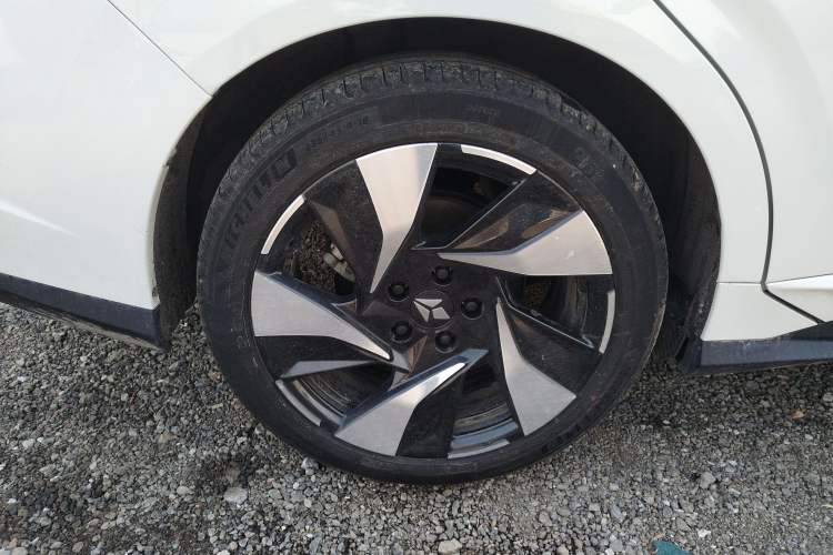 Used Lingxi L 2025 Model—Player No. 1 Plus Super Double-Up Optional Package
