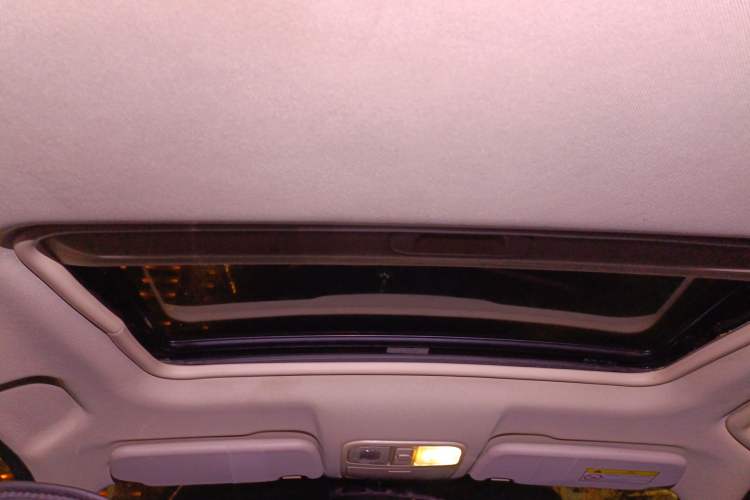 Used Dongfeng Fengon 580 2016 1.5T Manual Luxury Edition
