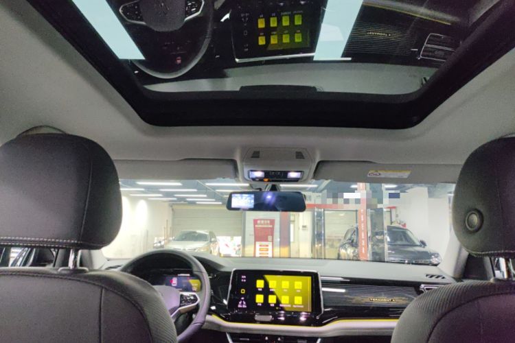 Used Volkswagen Teramont X 2021 530 V6 Four-Wheel Drive Prestige Luxury Edition Headliner