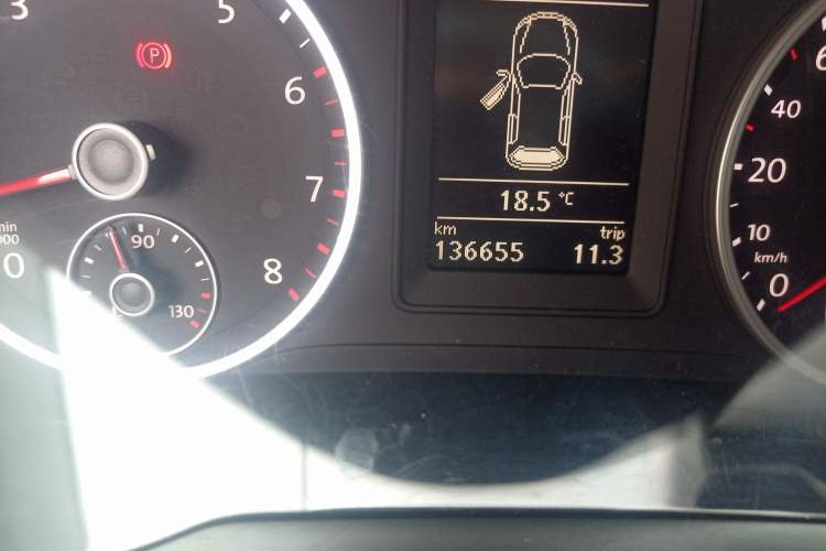 Used Volkswagen Tiguan 2012 1.8TSI Automatic Two-Wheel Drive Trend Edition Odometer Close Up