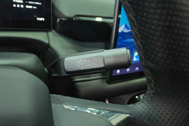 Used AION V 2024 Aion Tyrannosaurus 650 Smart Premium Edition