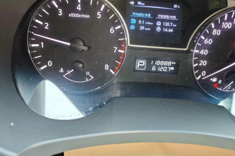 Used Nissan Teana 2013 2.5L XL Leading Edition Odometer Close Up