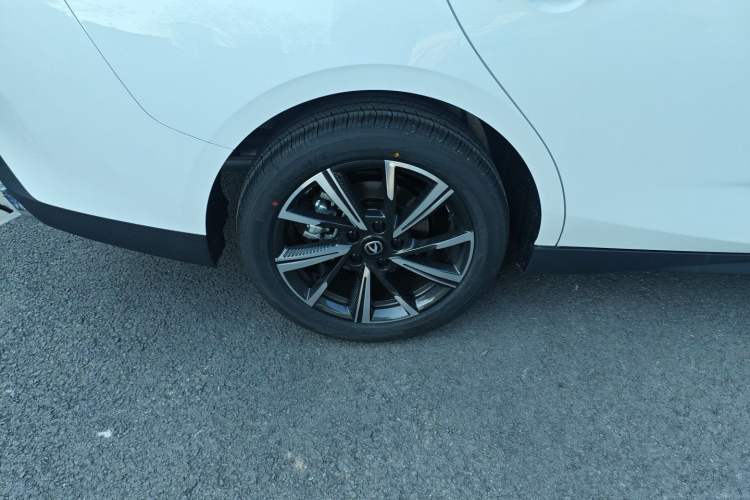 Used Changan Eado 2025 Blue Whale 1.5T 500Bar Prestige Model