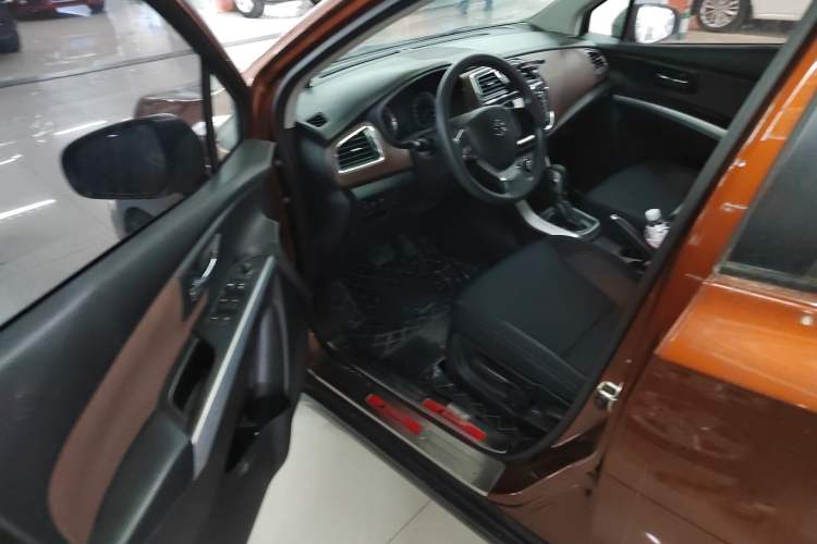 Used Suzuki Vitara S-Cross 2017 1.6L CVT Two-Wheel Drive Urban Fashion Model