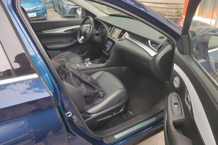 Used Infiniti QX50 2018 2.0T Two-Wheel Drive Fashion Edition
