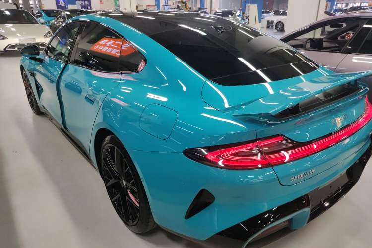 Used Xiaomi Auto SU7 2024 Four-Wheel Drive Ultra-Long Range Advanced Intelligent Driving Max Edition
