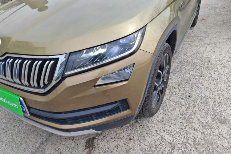 Used Skoda Kodiaq 2017 TSI330 7-Seater Two-Wheel-Drive Luxury Edition Left Front Headlight