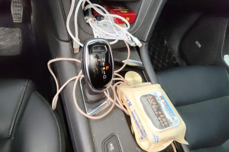 Used Cadillac XT5 2018 25T Luxury Model Gear Lever