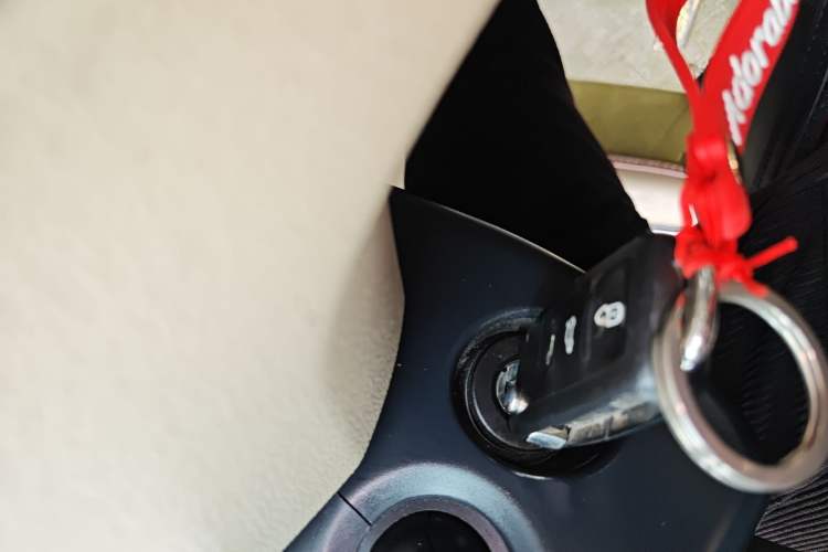 Used Volkswagen Bora 2014 1.6L Automatic Comfort Model Vehicle Key