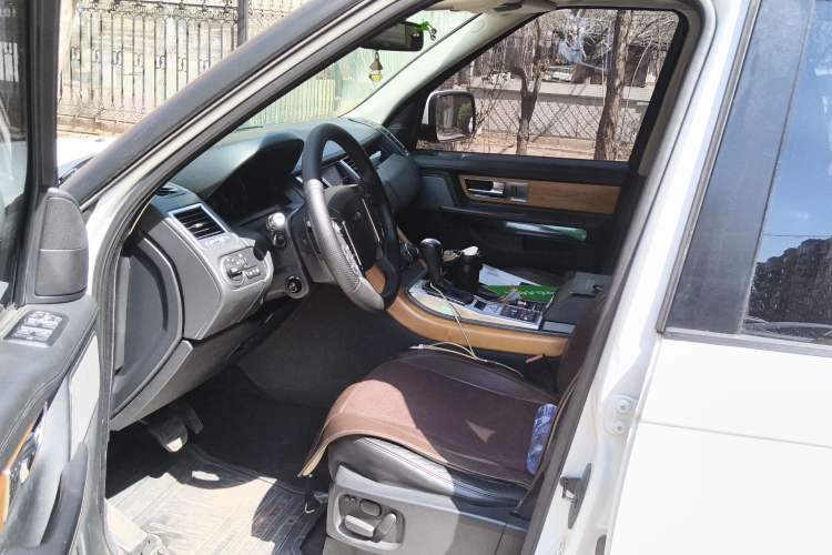 Used Land Rover Range Sport 2013 3.0 TDV6 Diesel Edition Left Front Seat