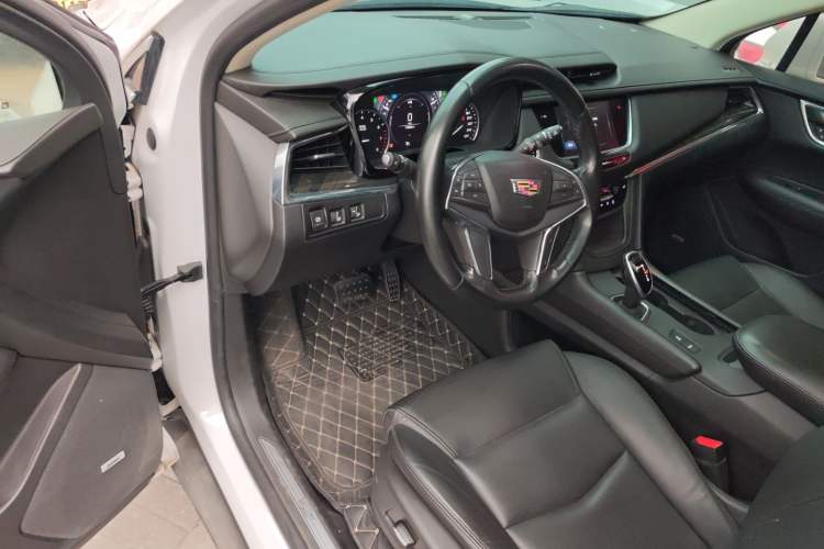 Used Cadillac XT5 2018 25T Luxury Model