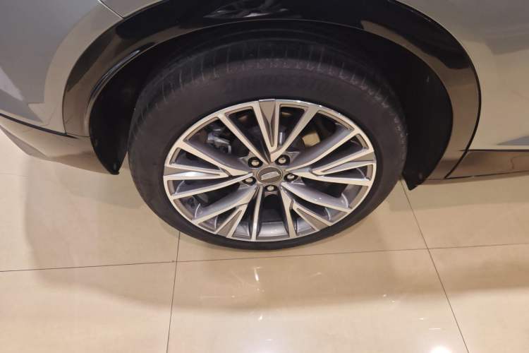 Used Cadillac GT4 2023 25T Prestige Version
