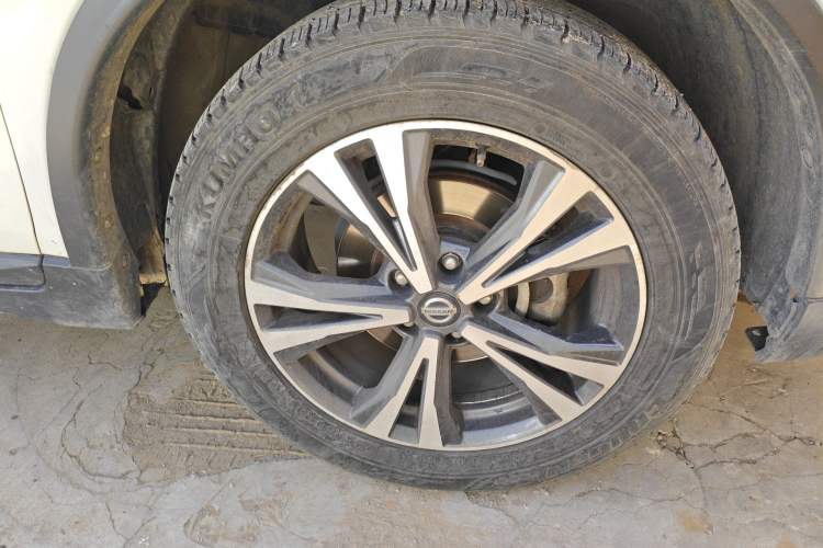 Used Nissan X-Trail 2020 2.5L XL CVT 4WD SmartConnect Advanced Edition Right Front Wheel Hub