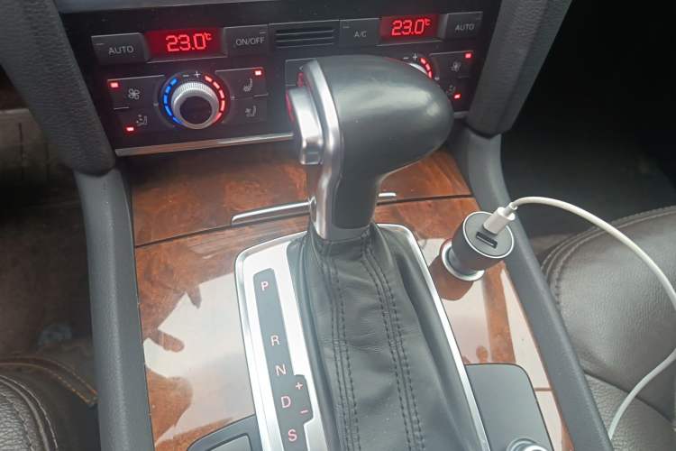 Used Audi Q7 2015 35 TFSI Ambition Edition Gear Lever