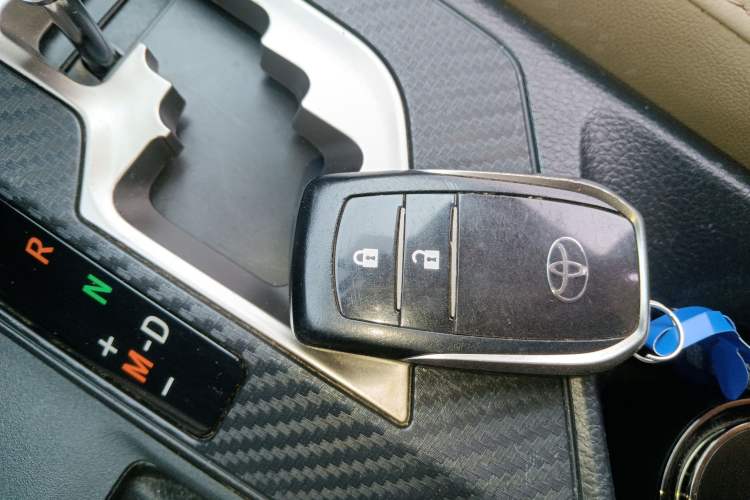 Used Toyota RAV4 2013 2.0L CVT Four-Wheel Drive New Edition