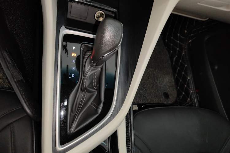 Used Buick GL6 2019 18T 6-Seater Elite Version China V Standard