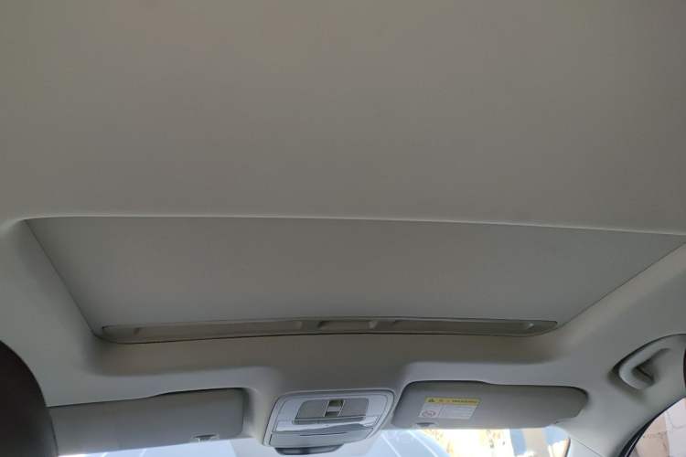 Used Roewe i5 2021 1.5L CVT Platinum Edition
