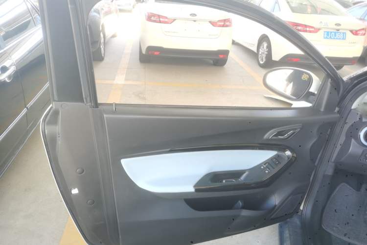 Used Chery New Energy Little Ant 2022 Revised Version Sweet Pink Edition Half-Sugar Version Lithium Iron Phosphate 30.7 kWh 30 kW 301 km