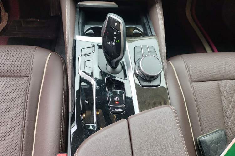 Used BMW 5 Series 2021 525Li Luxury Package Gear Lever