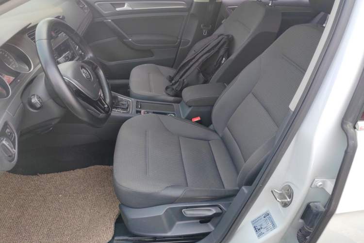 Used Volkswagen Golf 2016 230TSI Automatic Comfort Version Left Front Seat