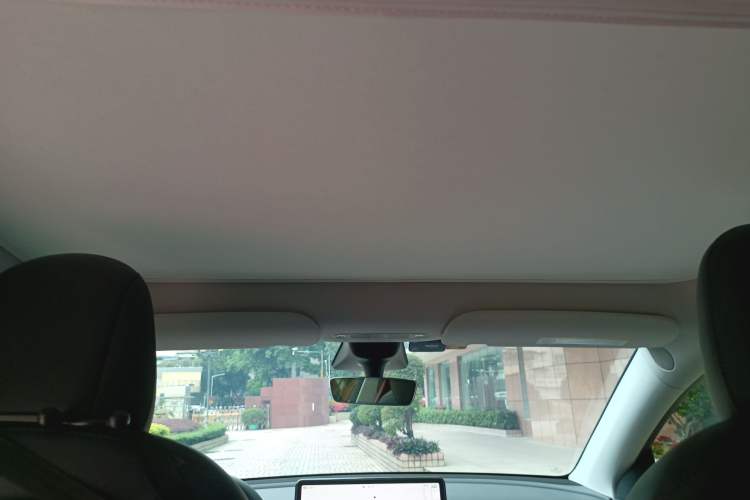 Used Tesla Model Y 2022 Long-Range All-Wheel-Drive Version
