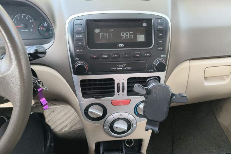 Used Chery Fengyun 2 2010 Hatchback 1.5L Ambition Model Audio And AC Panel