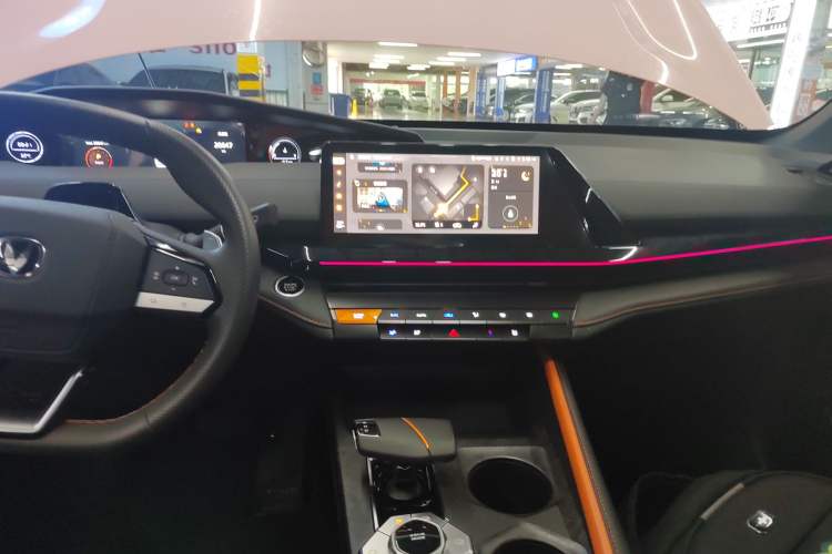 Used CHANGAN UNI-V 2022 1.5T Smart Navigation Version Audio And AC Panel