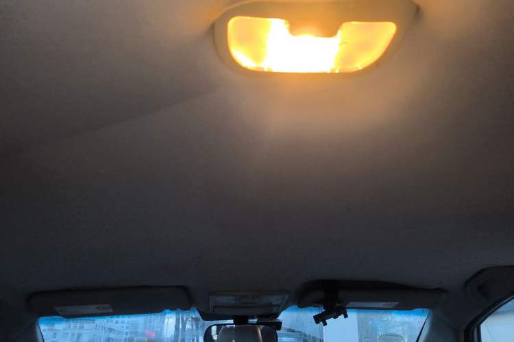 Used JAC Group Refine M2 2012 1.8L MT Business & Comfort Version 7 Seats
