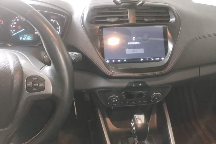 Used Ford Escort 2015 1.5L Automatic Fashion Model Audio And AC Panel